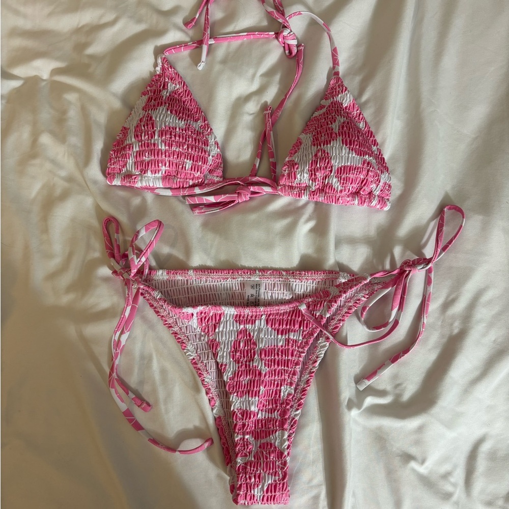 NWOT Pink and White Floral Bikini